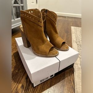 Worn Dolce Vita Open Toed Heeled Booties